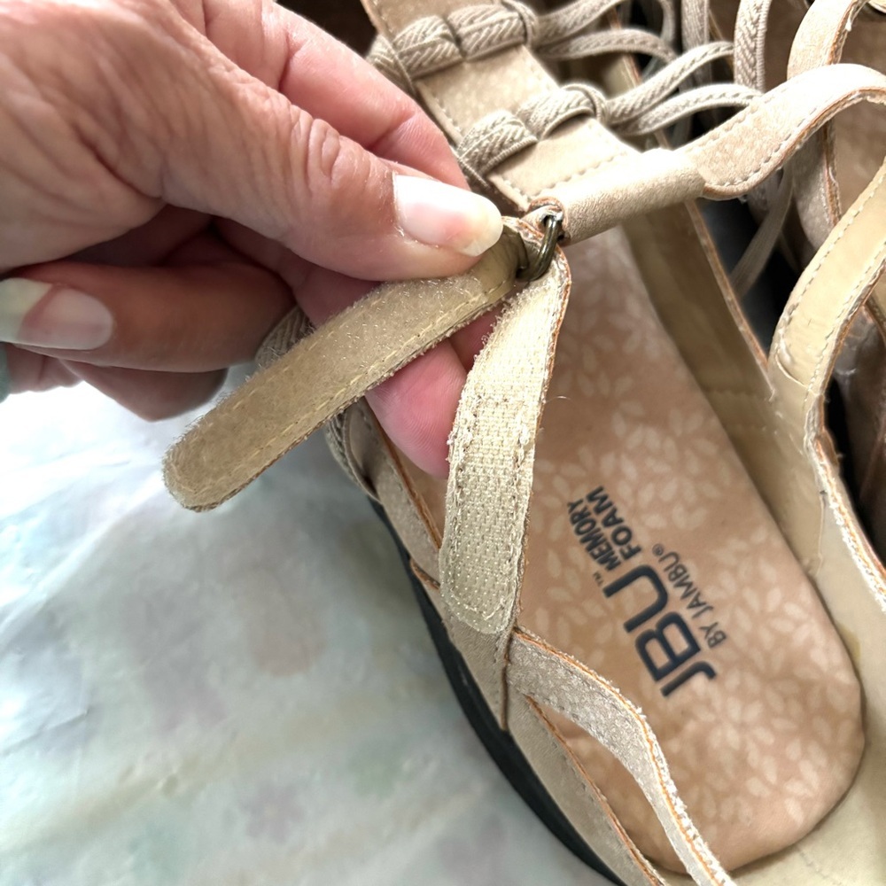 JBU Juliet casual Slip on Sandals Memory Foam SZ 9 W Worn 1X Indoors Like New - Picture 9 of 13